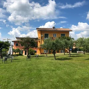 View & Free Parking Apartment Pastrengo